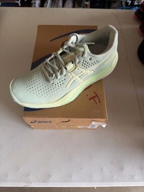 Asics Women's Light Mint Green Running Shoes